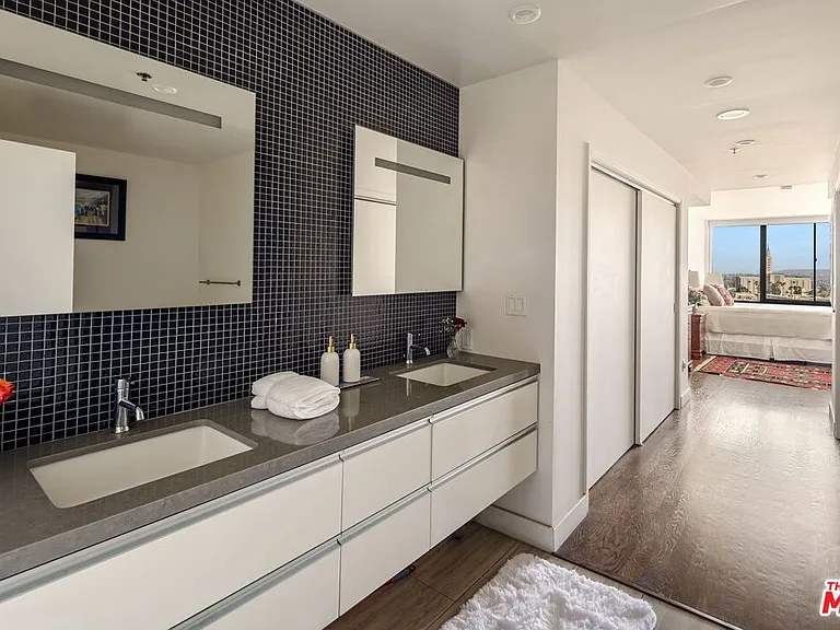 10724 Wilshire Blvd #712 — Photo 22