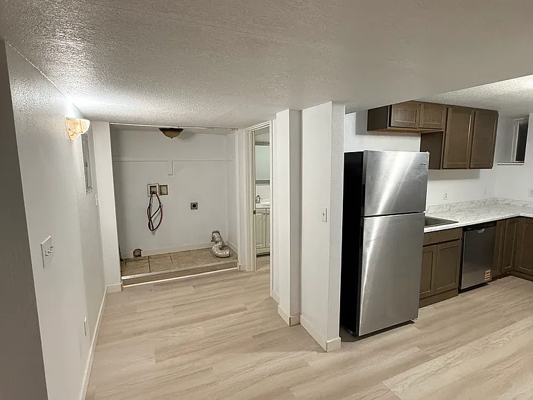 726 5th Ave N #2 — Photo 3