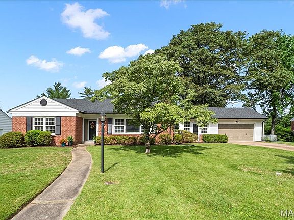 2nd image of 707 Applewood Dr