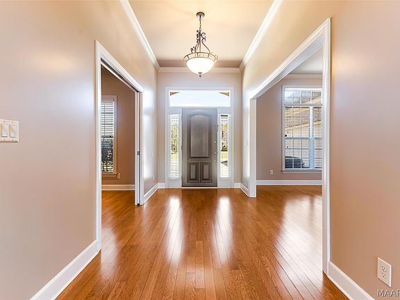 5th image of 9106 Brenham Ct
