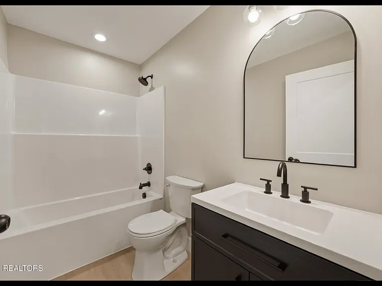 Rector St NW — Photo 2