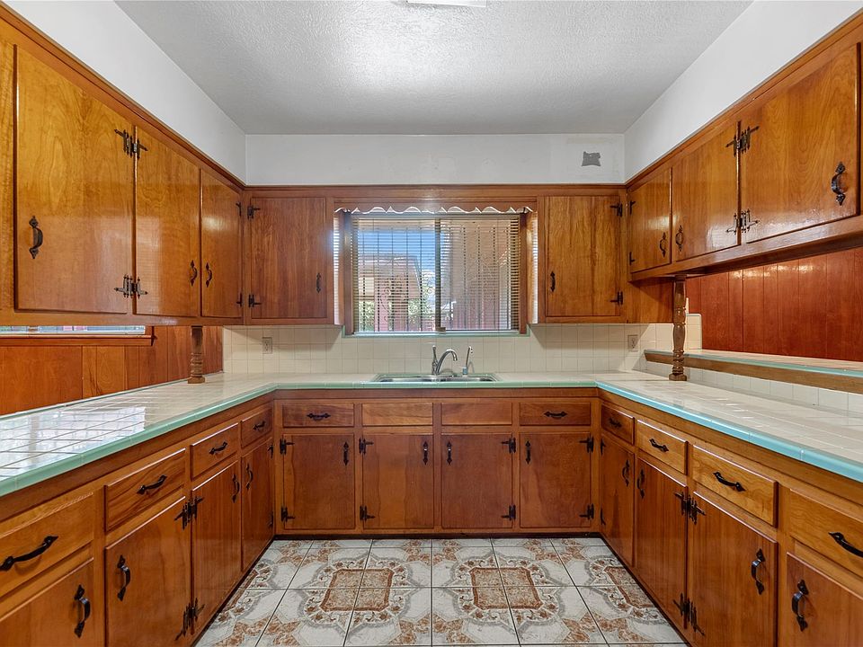 1st image of 7007 Avenue F