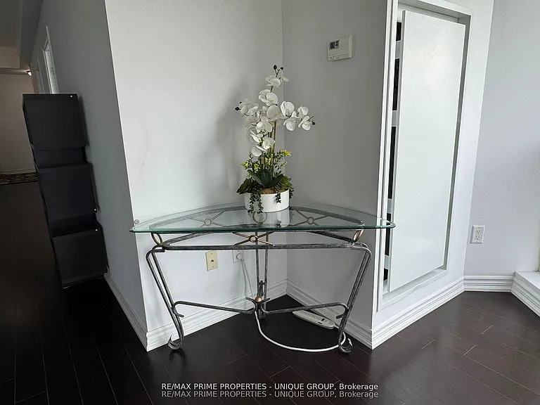 386 Yonge St #5316 — Photo 10
