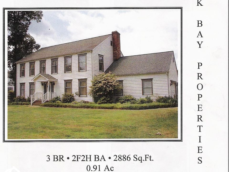 Beautiful Colonial in neighborhood of fine homes.