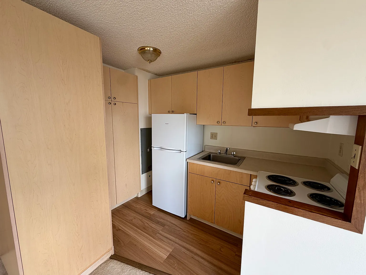 Studio, 300 sqft, $1,800 — Photo 4