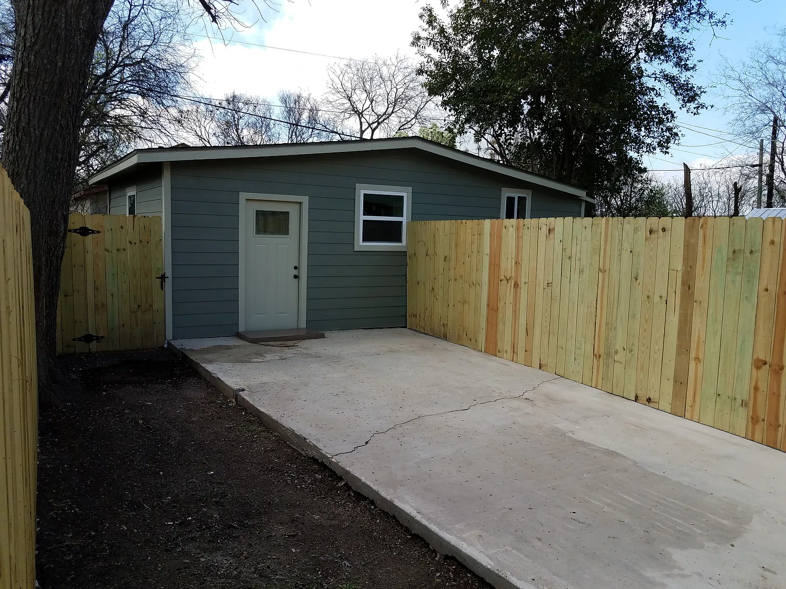 418 E Highland Blvd — Photo 2