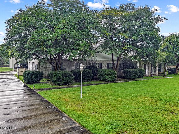 3rd image of 14472 Hatten Ln