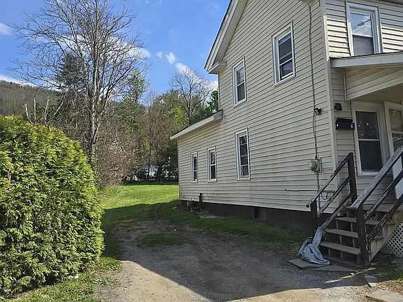 2nd image of 6 Broadhead St #1