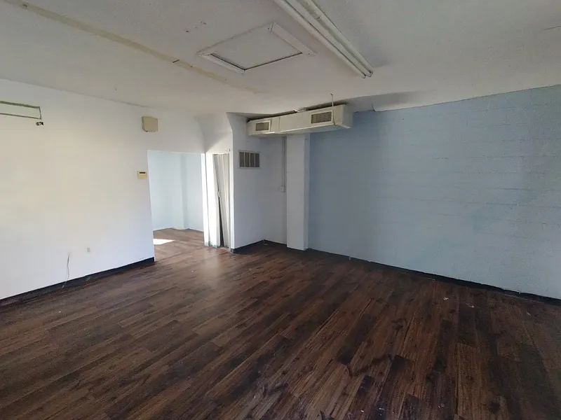 1 bed, 1.0 bath, 500 sqft, $976 — Photo 2