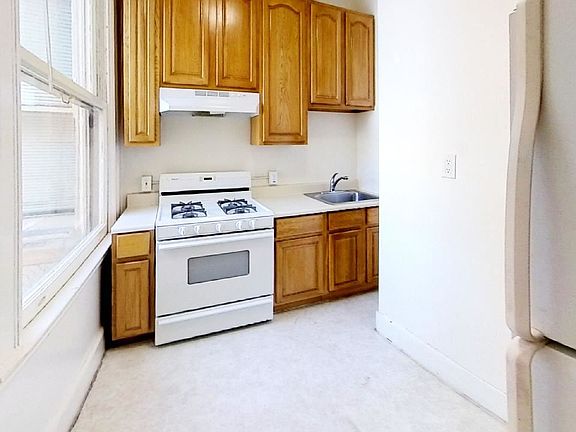512-Frederick-Street-Apt-34-Kitchen