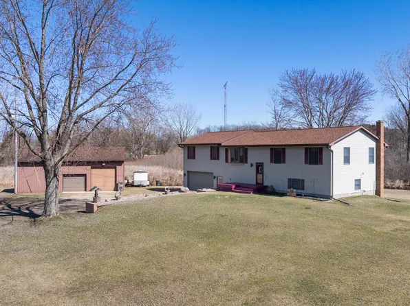 3901 Wolf Lake Rd, Grass Lake, MI 49240