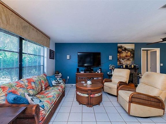 3rd image of 21027 Cornell Ave