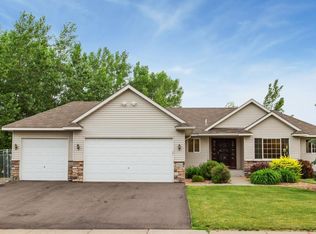 10464 Spruce St, Chisago City, MN 55013