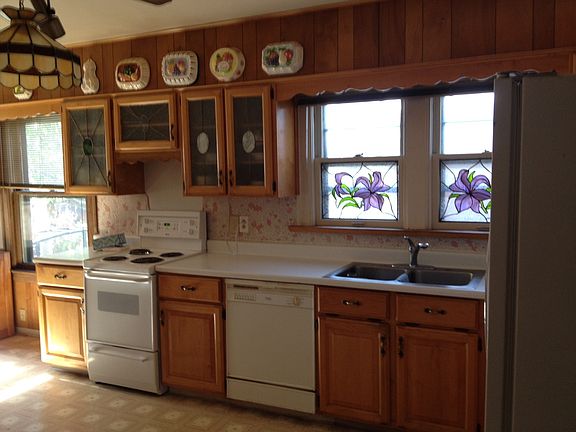 Main floor kitchen