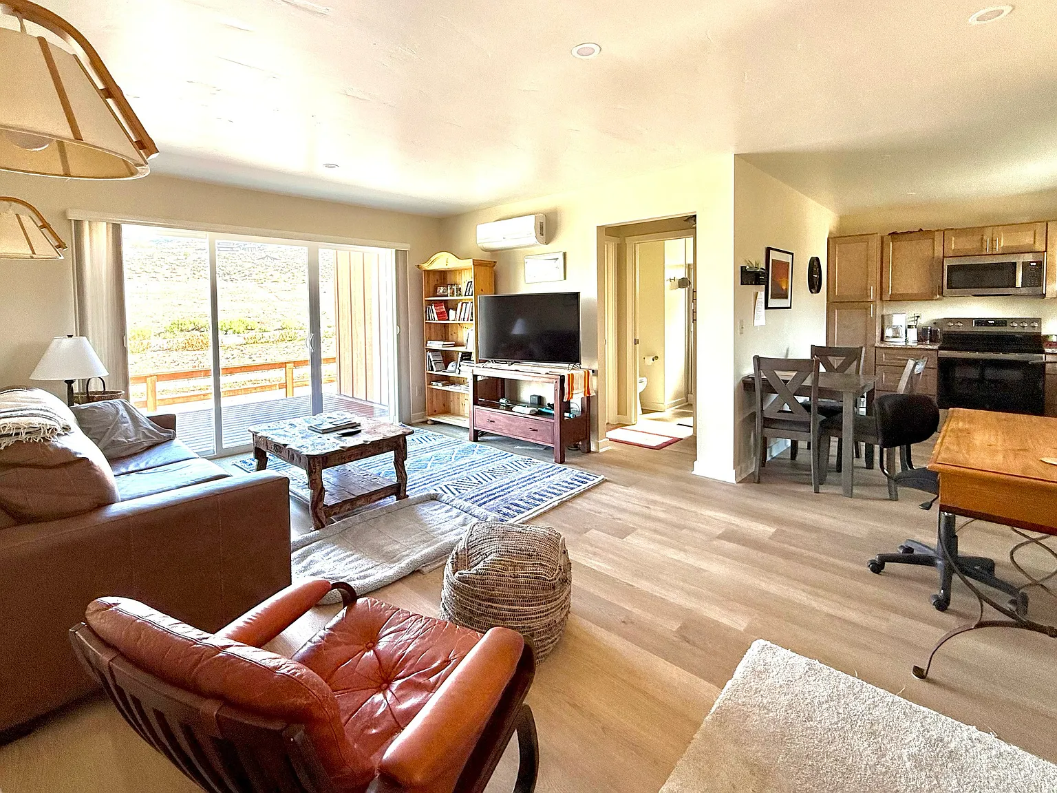 2 bed, 900 sqft, $2,500 — Photo 3