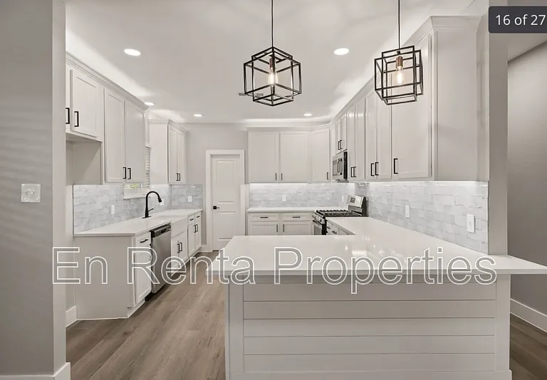3329 Hemphill St — Photo 9