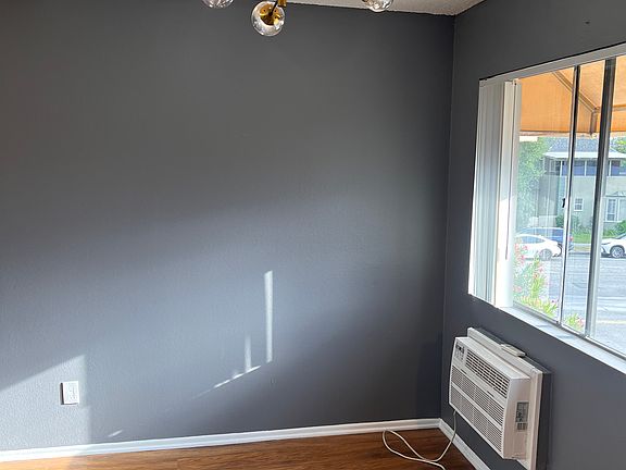5th image of 1435 E Wilson Ave #203