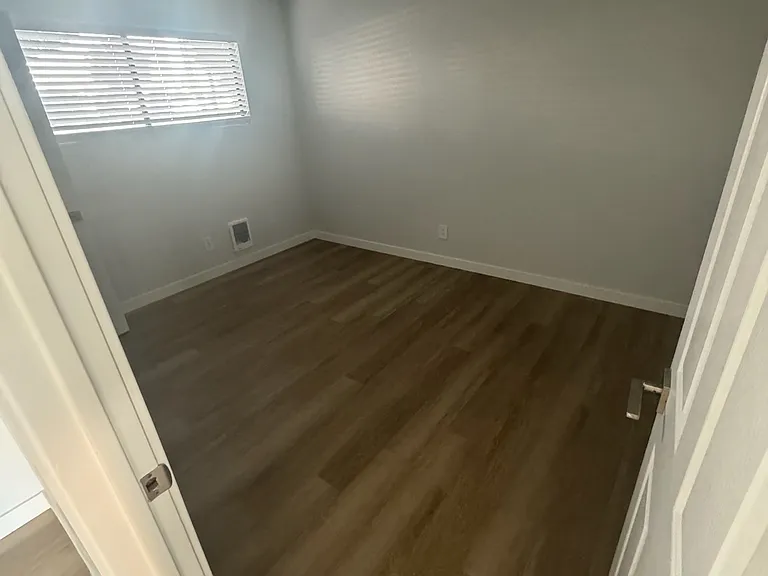 15510 2nd Ave S #5 — Photo 6