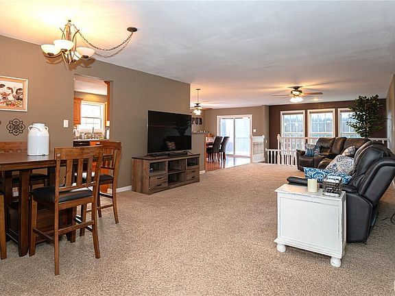 5th image of 238 Autumn Ridge Dr