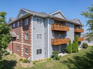 2270 W Lake Rd APT 301B, North Liberty, IA 52317