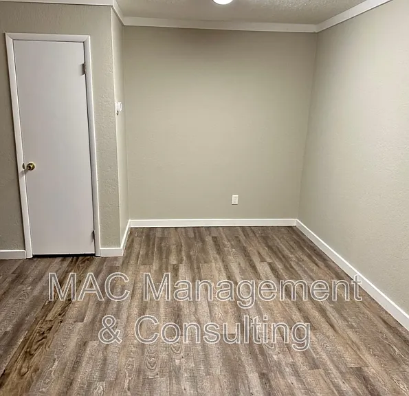 1501 Autumn Ave — Photo 4