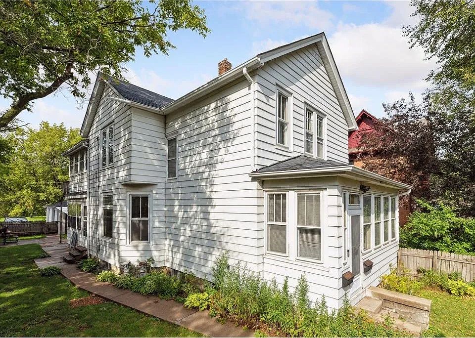 1st image of 271 Forbes Ave #1