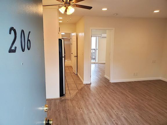 3rd image of 10944 Bluffside Dr #206