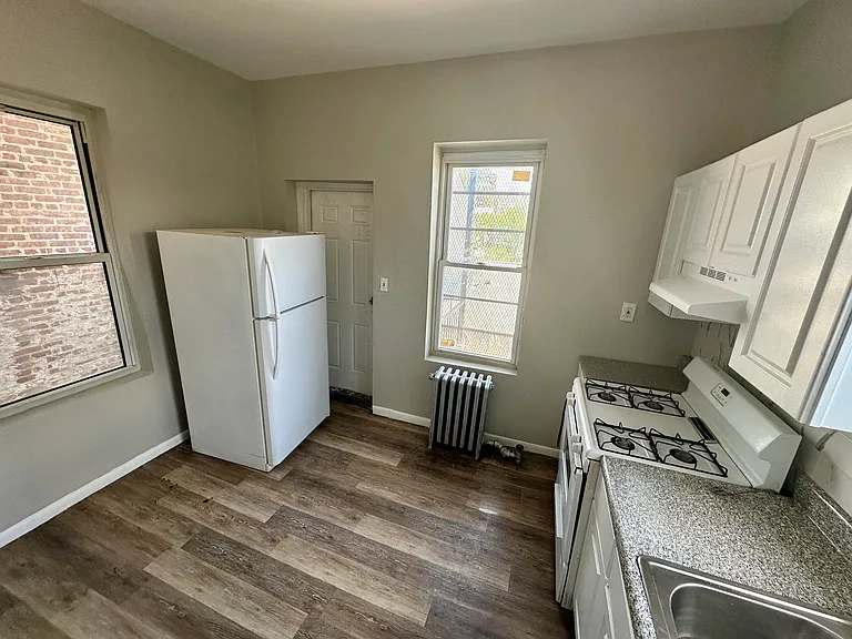 491 Clinton Ave #9 — Photo 6