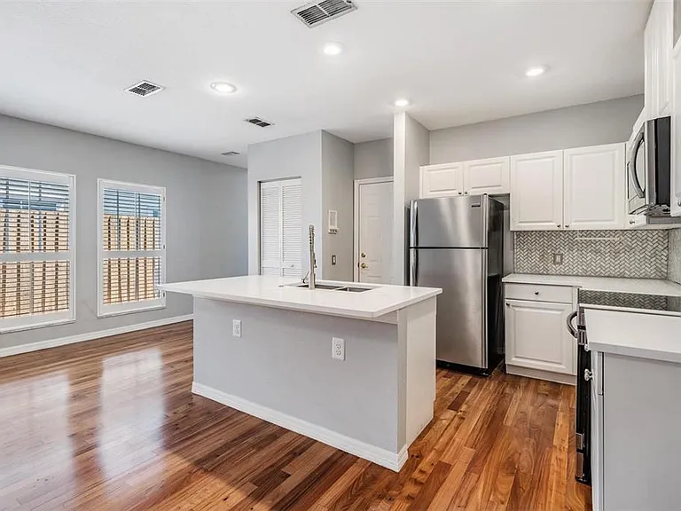 404 S Willow Ave #B — Photo 7