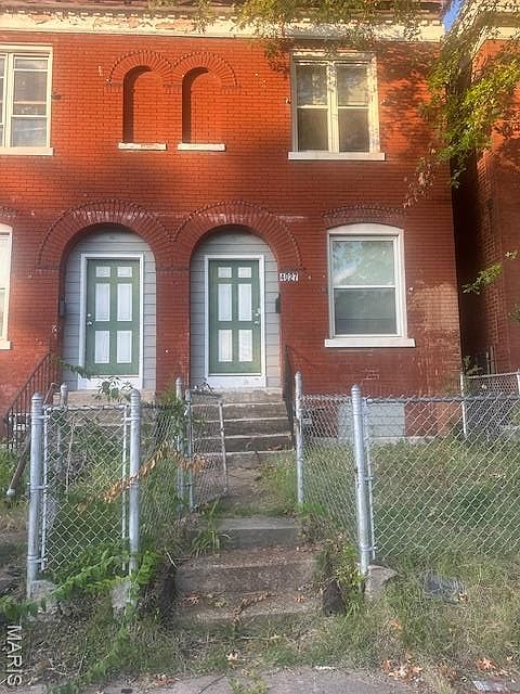 2nd image of 4027 Palm St