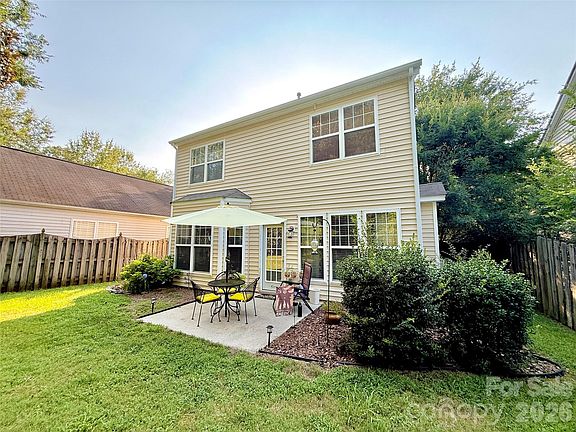 4th image of 9610 Corbett Square Ln