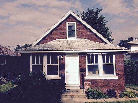 2nd image of 1716 N Hickory St