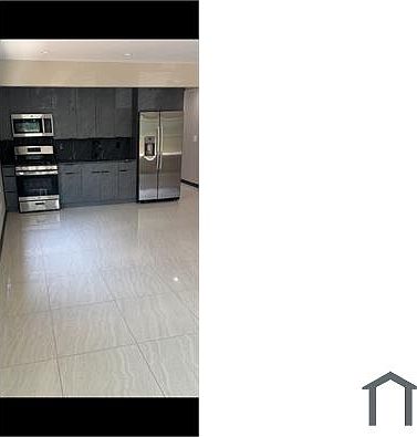 2nd image of 10919 Pinegrove St Floor 2