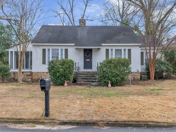 112 Maplebrook St, Laurens, SC 29360