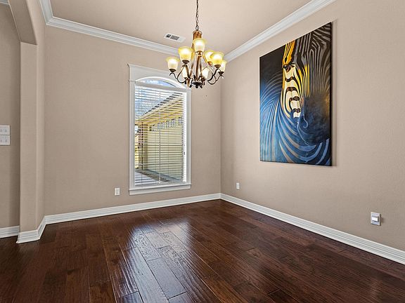 5th image of 1028 Addison Blvd