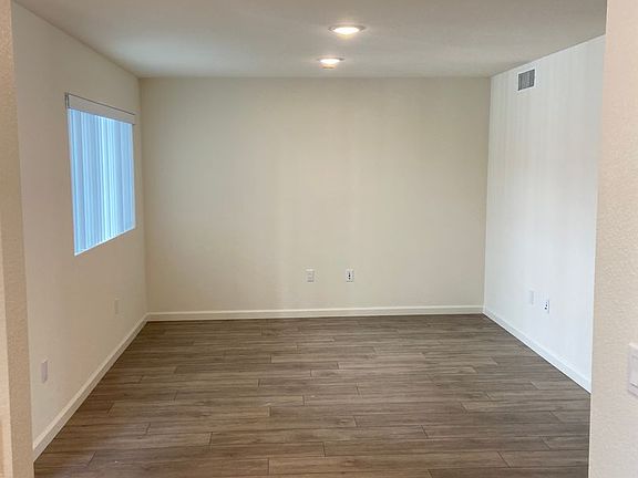4th image of 891 Turquoise St #203