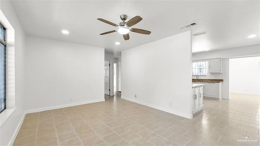 2 bed, 2.0 bath, 1296 sqft, $1,350 — Photo 2