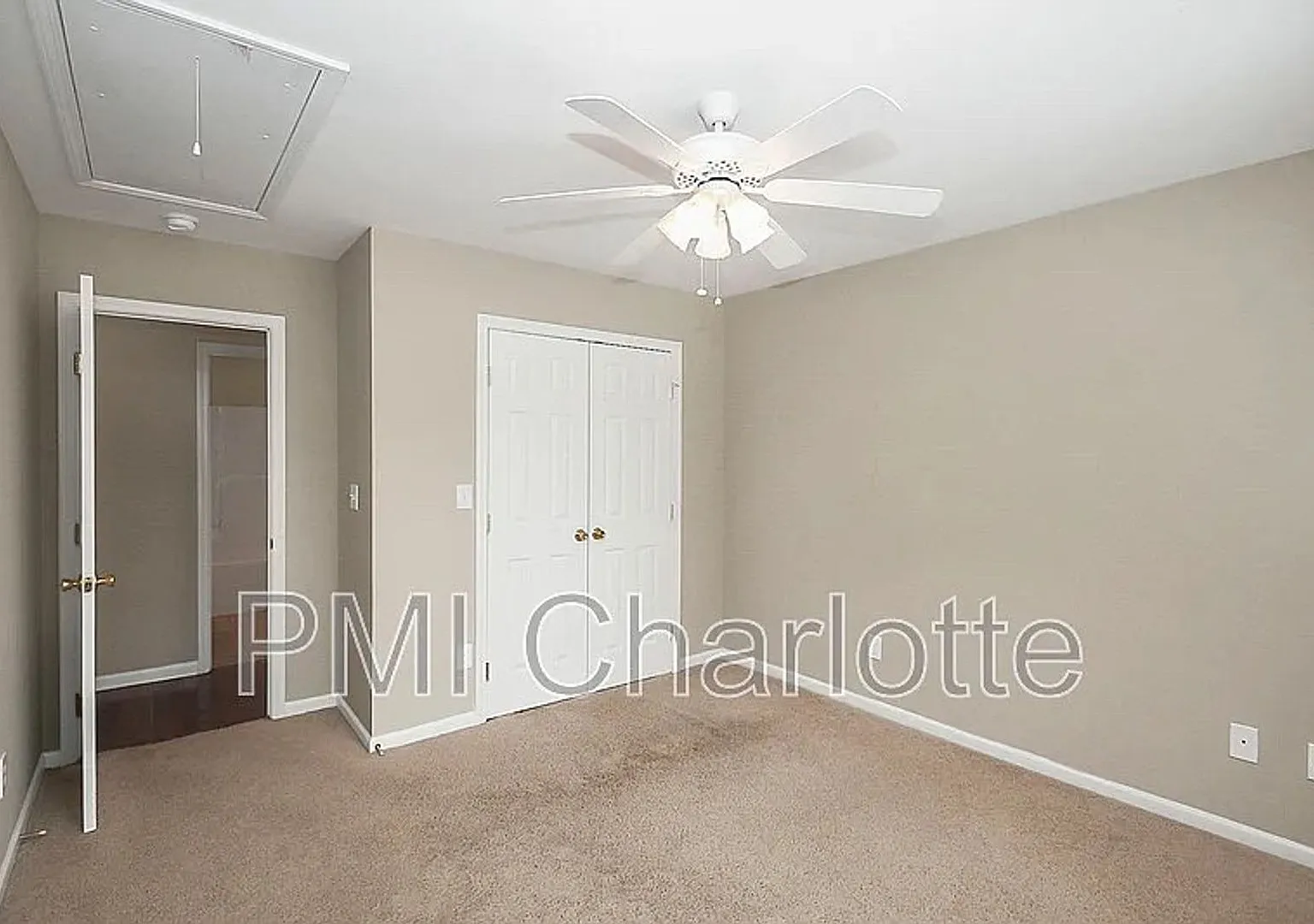 Room in 3 Bedroom Home at Ridge Ave — Photo 3