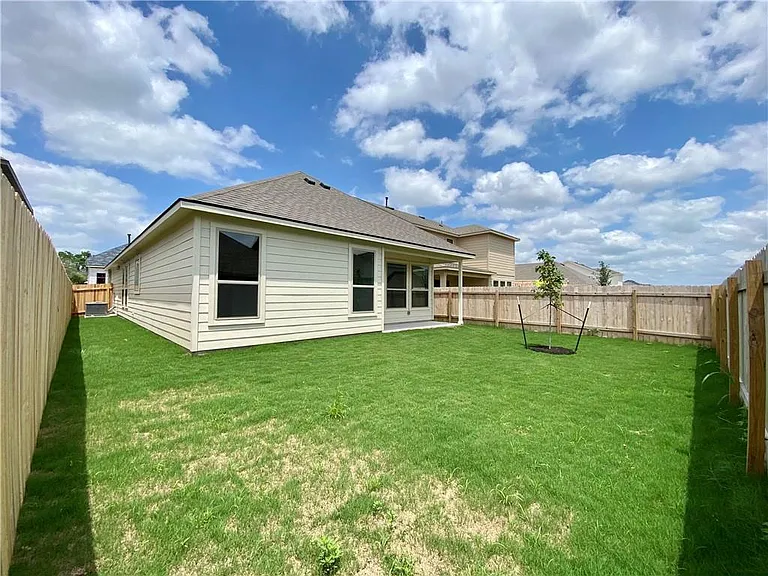 809 Falkland Trce — Photo 21