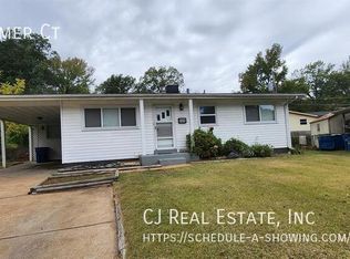 2883 Lesmer Ct, Saint Louis, MO 63114