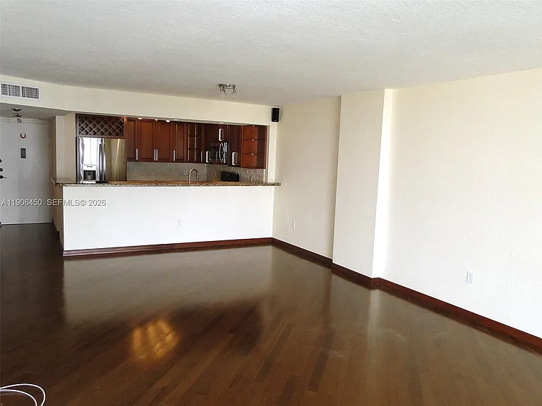 2801 NE 183rd St #1411W — Photo 3