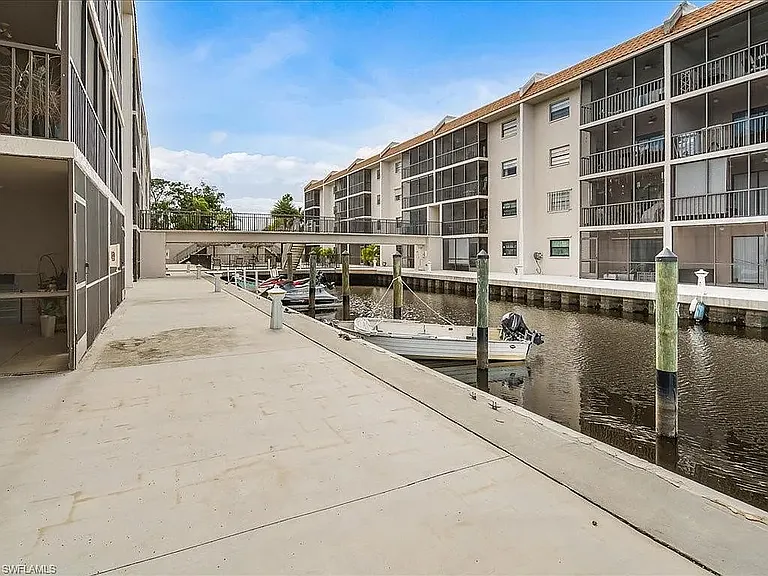 9395 Pennsylvania Ave #7 — Photo 11