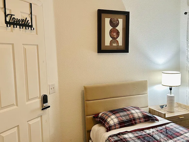 China Berry Cir — Photo 2