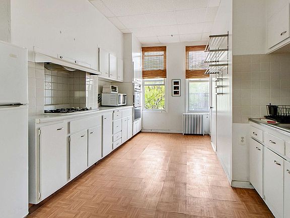 3rd image of 117 N 4th St #8