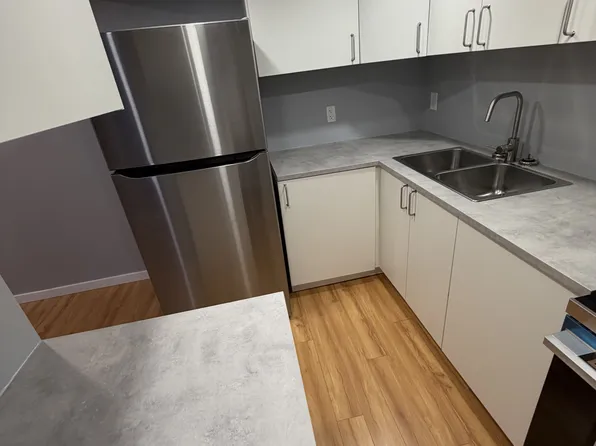 55 Glengarry Rd, Saint Catharines, ON L2T 2V4