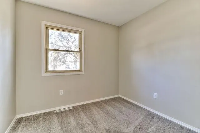 1512 Kings Way — Photo 14