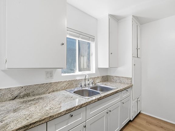 3rd image of 7100 Fulton Ave #10