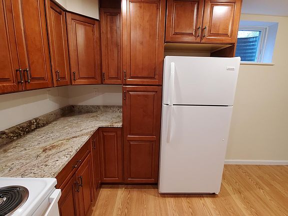 4th image of 200 Harbor Dr #5