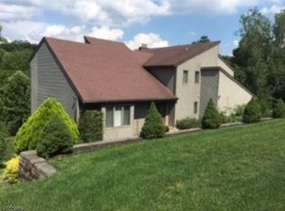128 Lionshead Dr W, Wayne, NJ