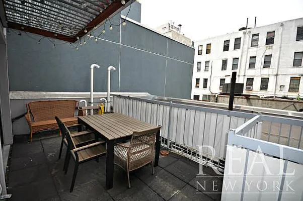 Rented by REAL New York | media 25